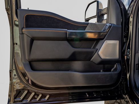 Used 2024 Ford F250 Platinum image 34