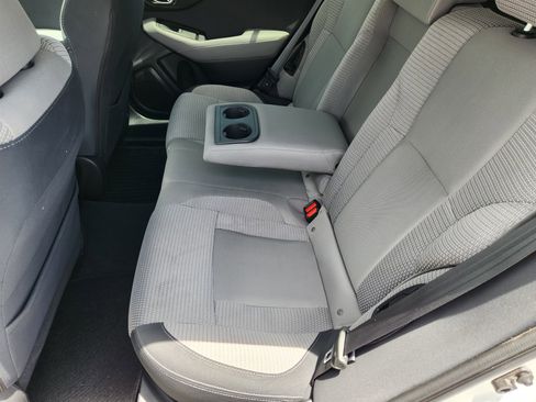 Used 2024 Subaru Outback Premium AWD/4WD image 30