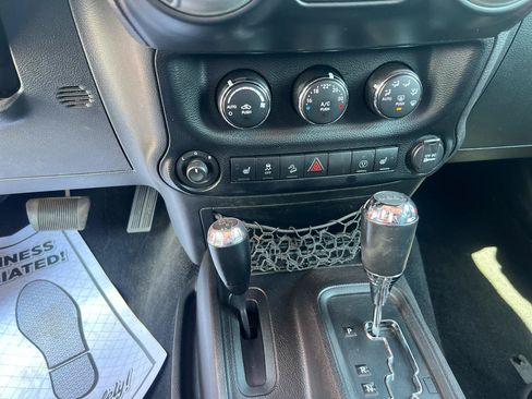 Used 2013 Jeep Wrangler Unlimited Sahara w/ Dual Top Group AWD/4WD image 20