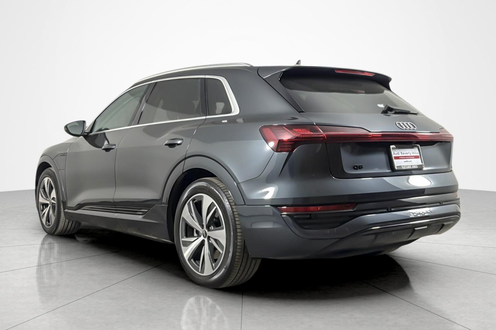 Used 2024 Audi Q8 e-tron Premium AWD/4WD image 3