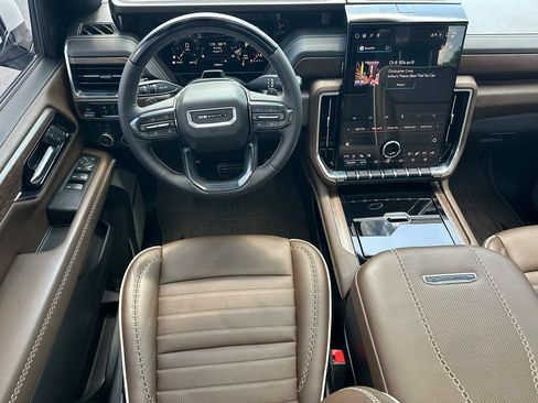 Used 2025 GMC Yukon XL Denali Ultimate w/ LPO, Floor Liner Package AWD/4WD image 25