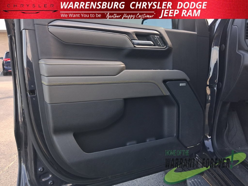 Used 2023 Chevrolet Silverado 1500 ZR2 w/ Technology Package AWD/4WD image 13