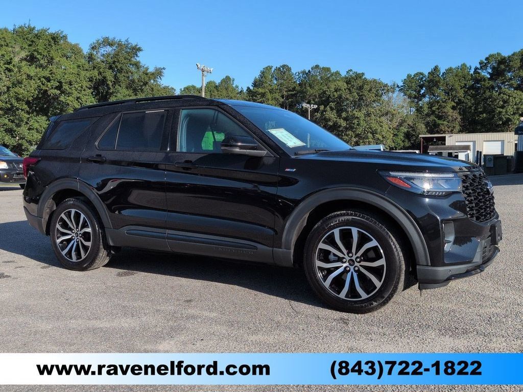 Used 2025 Ford Explorer ST-Line RWD image 1
