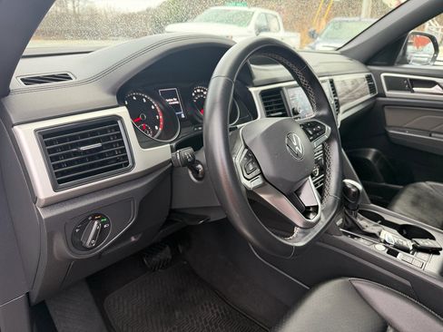 Used 2021 Volkswagen Atlas Cross Sport SE w/ Panoramic Sunroof Package image 12