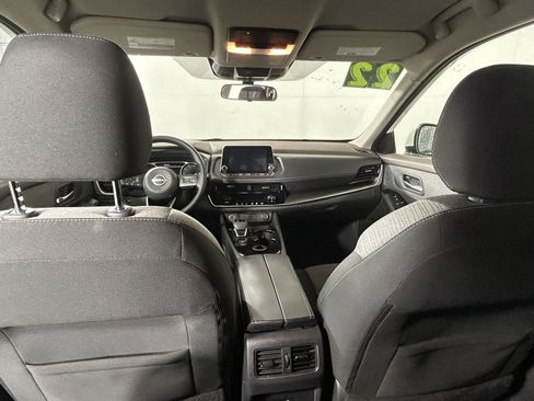 Certified 2022 Nissan Rogue SV image 12