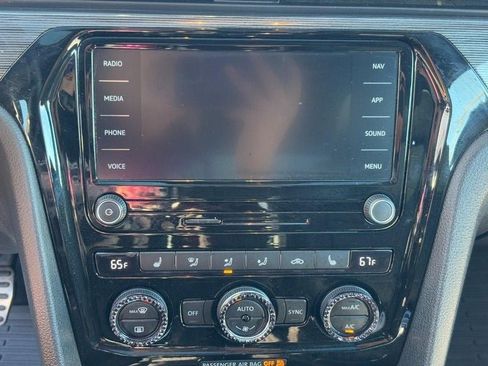 Used 2021 Volkswagen Passat 2.0T R-Line image 19