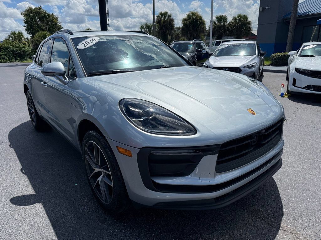 Used 2026 Porsche Macan AWD/4WD image 3