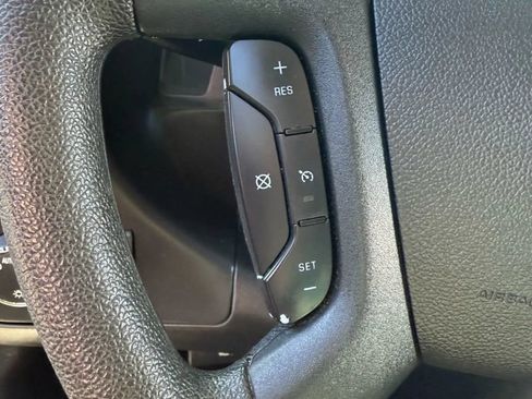 Used 2019 Chevrolet Express 2500 w/ Driver Convenience Package RWD image 9