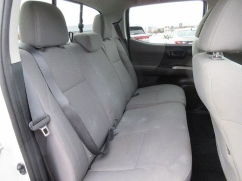 Used 2017 Toyota Tacoma SR5 image 22