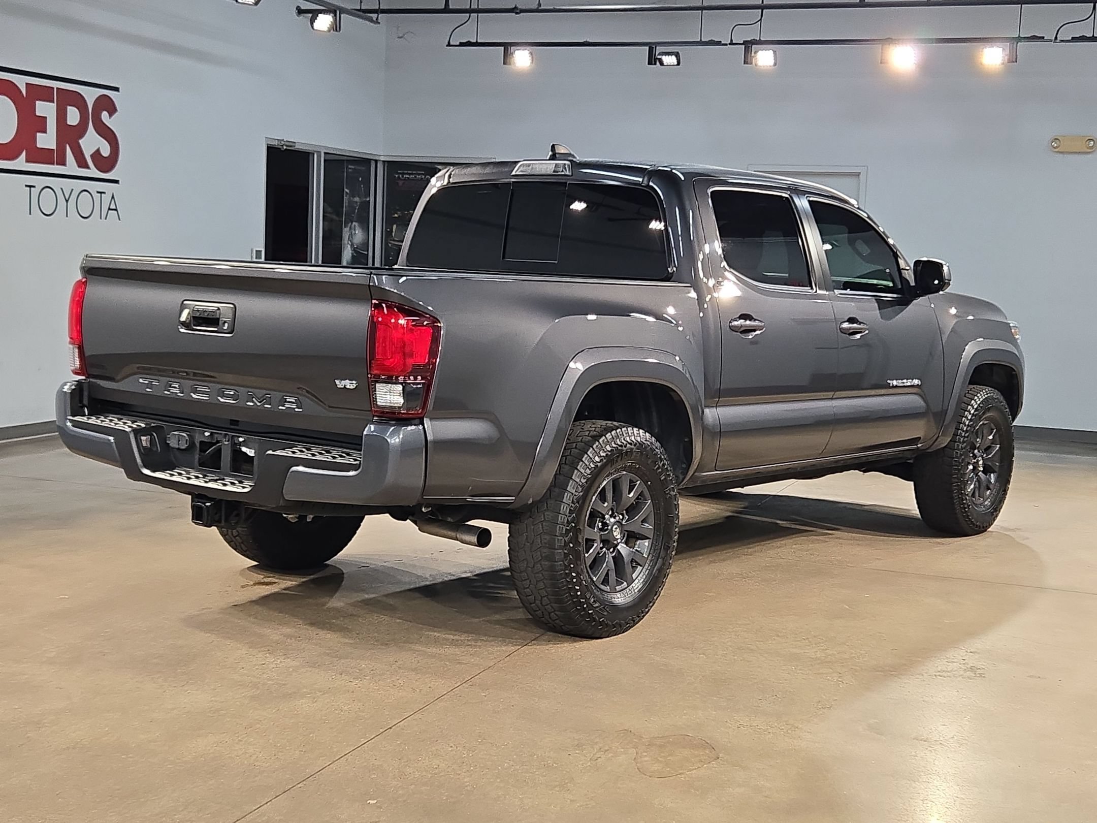 Used 2023 Toyota Tacoma SR5 RWD image 7