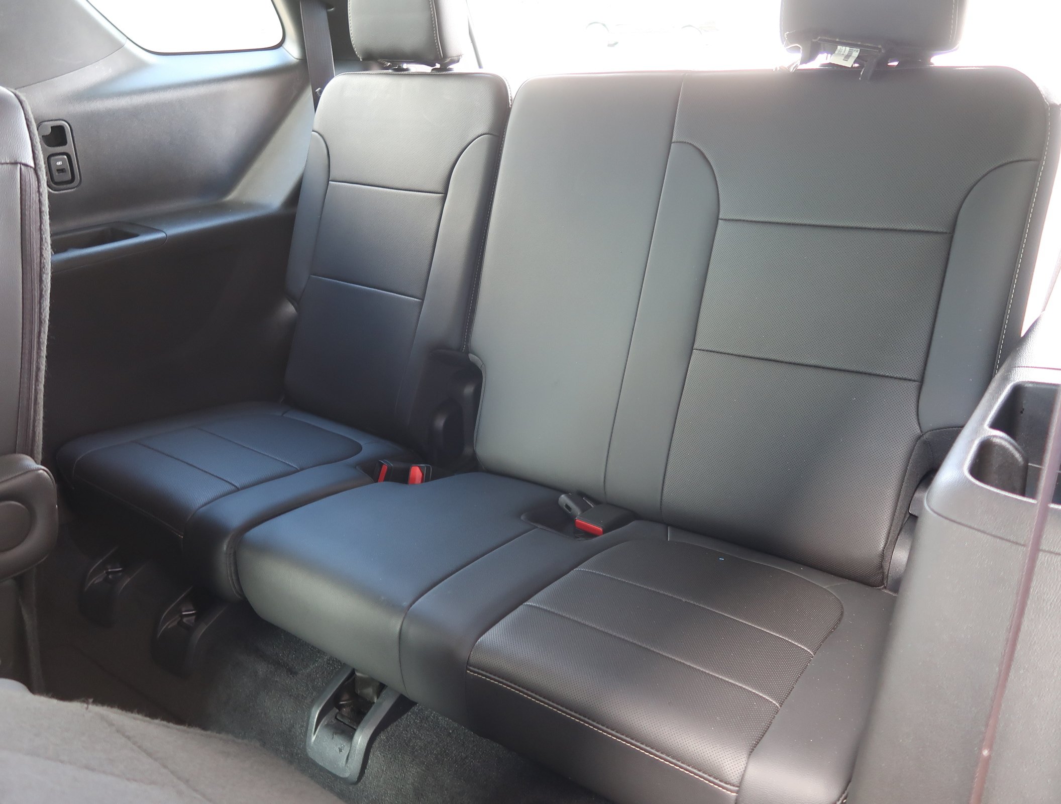 Used 2023 Chevrolet Traverse Premier w/ LPO, Cargo Package FWD image 35