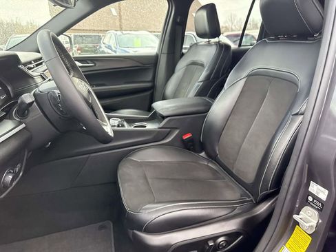 Used 2024 Jeep Grand Cherokee Altitude image 14