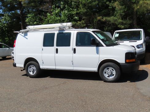Used 2013 Chevrolet Express 2500 RWD image 20
