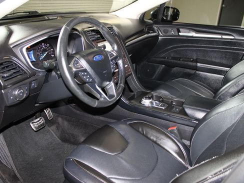 Used 2017 Ford Fusion Energi Titanium FWD image 30