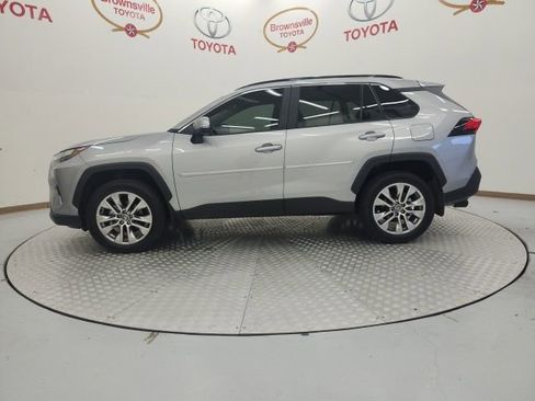 Used 2025 Toyota RAV4 XLE Premium FWD image 5