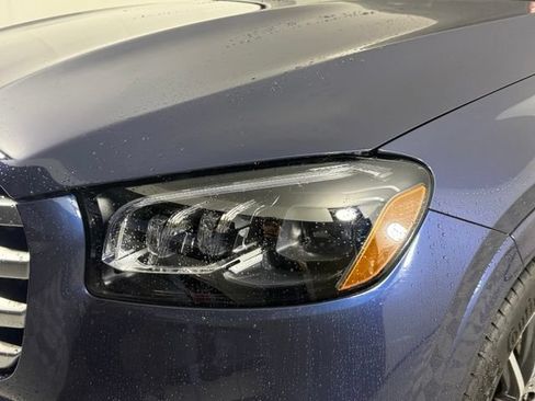 Used 2024 Mercedes-Benz GLS 580 4MATIC image 19