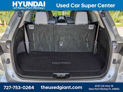Used 2020 Toyota Highlander XLE FWD image 12