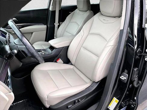 Used 2023 Cadillac XT4 Luxury image 27