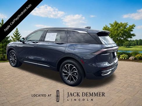 Used 2024 Lincoln Nautilus Premier AWD/4WD image 4
