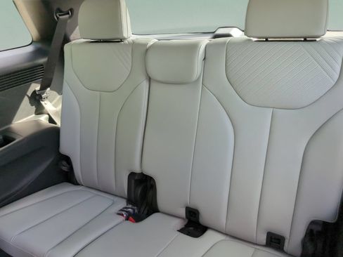 Used 2025 Hyundai Palisade SEL FWD image 19