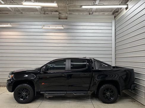 Used 2021 Chevrolet Colorado Z71 w/ Z71 Midnight Edition image 8