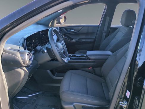 Used 2025 Chevrolet Equinox LT image 9