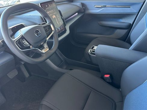 New 2026 Volvo EX30 Plus w/ Protection Package Premier image 11