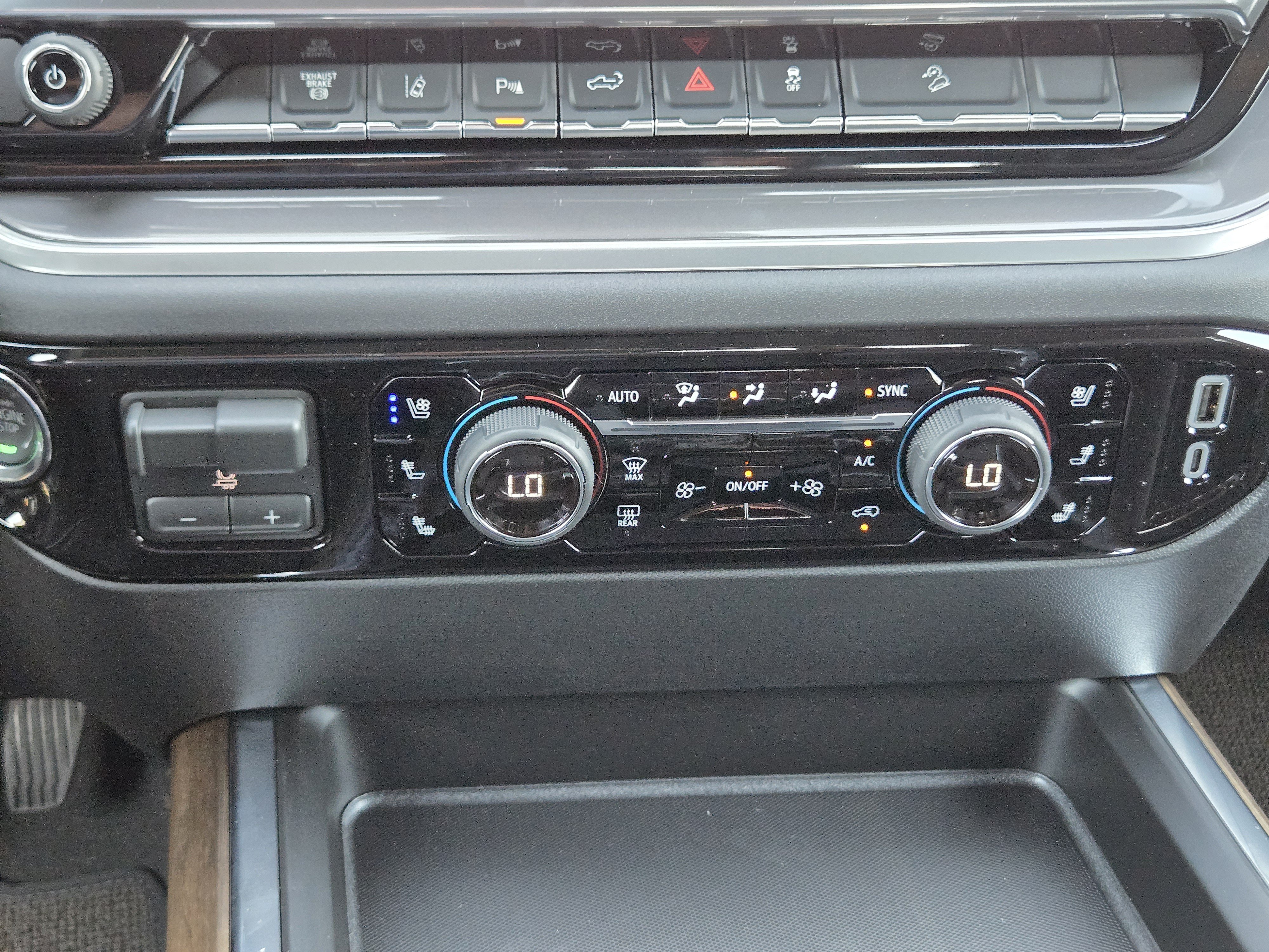 New 2026 Chevrolet Silverado 2500 High Country w/ Technology Package AWD/4WD image 15