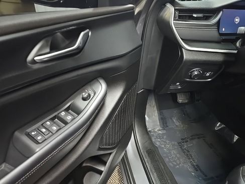 Used 2024 Jeep Grand Cherokee L Laredo image 27