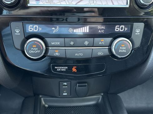 Used 2016 Nissan Rogue SL w/ SL Premium Package AWD/4WD image 27