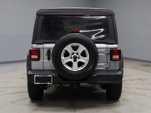 Used 2018 Jeep Wrangler Unlimited Sport S image 10