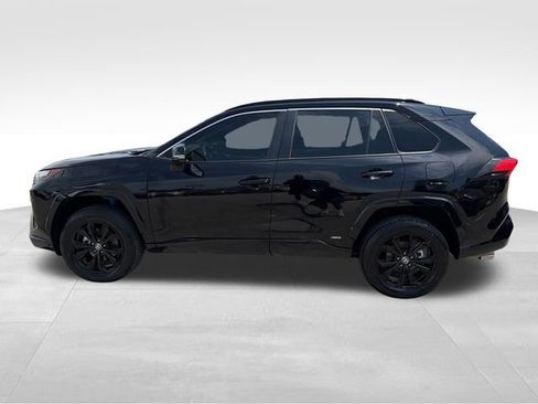 Used 2022 Toyota RAV4 SE AWD/4WD image 4