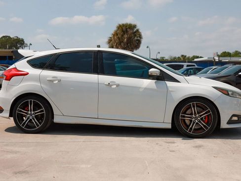 Used 2016 Ford Focus ST FWD image 8