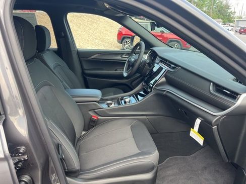 New 2025 Jeep Grand Cherokee L Laredo w/ Luxury Tech Group I image 18