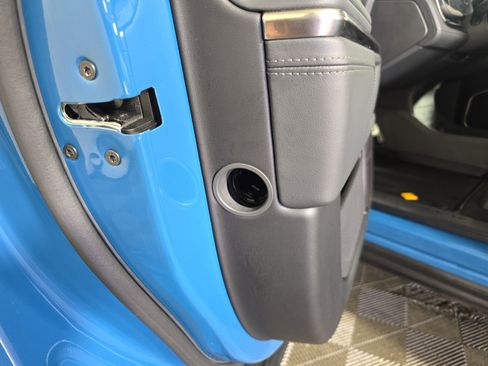 Used 2023 Rivian R1S Adventure image 32