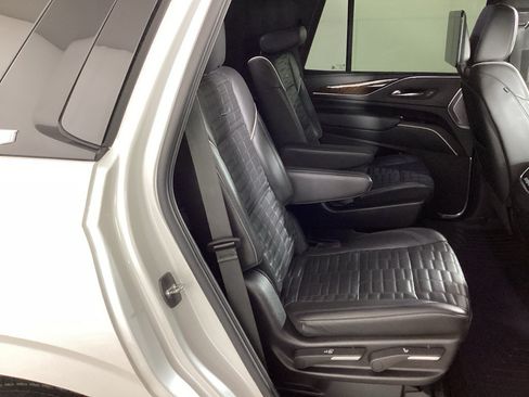 Used 2023 Cadillac Escalade Sport Platinum w/ LPO, ONYX Package AWD/4WD image 11
