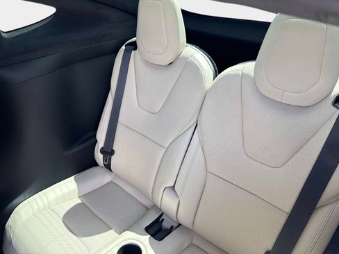 Used 2022 Tesla Model X Plaid image 11