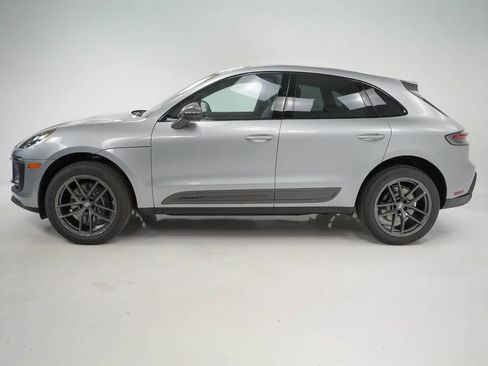 Certified 2025 Porsche Macan Turbo image 2