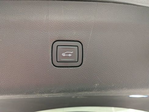 Certified 2023 Buick Enclave Avenir w/ Avenir Technology Package image 11