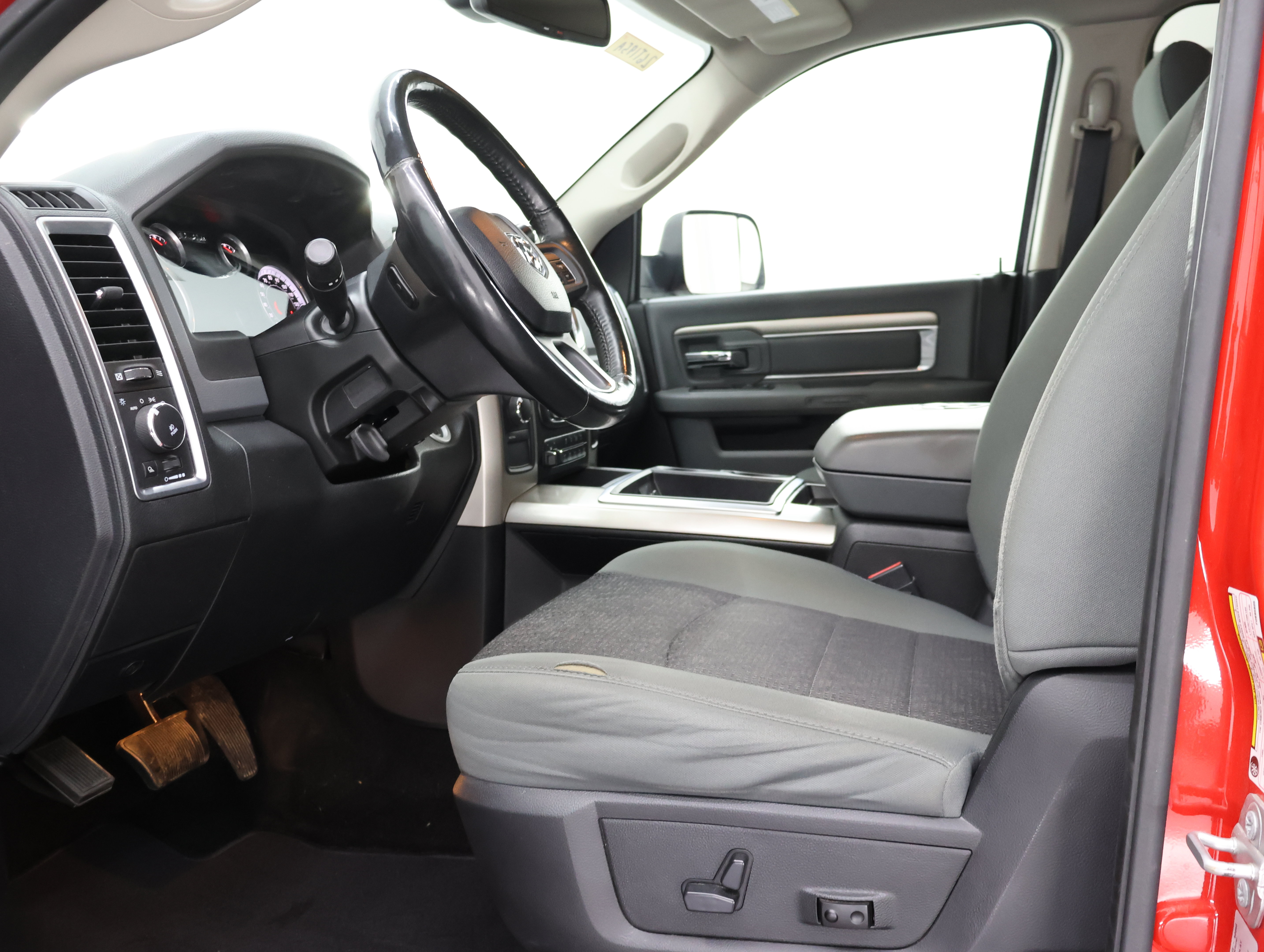 Used 2015 RAM 2500 Big Horn AWD/4WD image 8