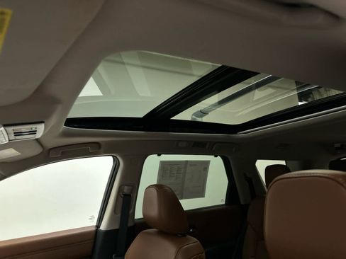 Certified 2024 Nissan Pathfinder Platinum image 5