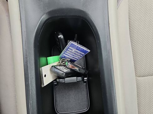 Used 2017 Honda HR-V EX image 35