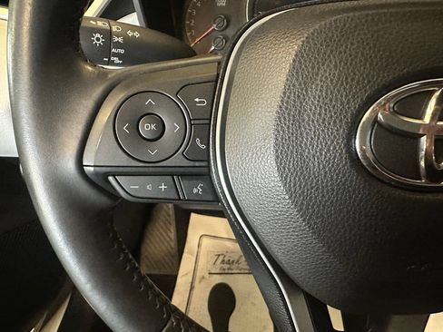 Used 2020 Toyota Corolla SE FWD image 11