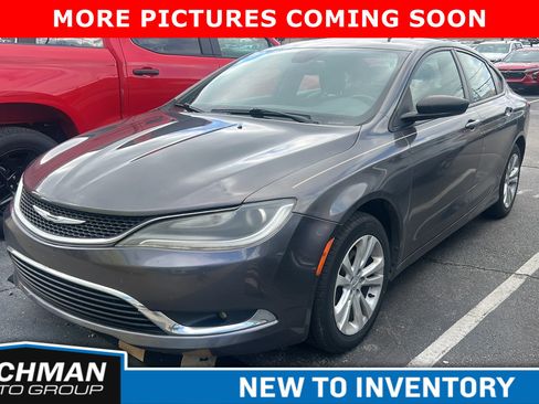 Used 2015 Chrysler 200 S w/ Comfort Group image 4