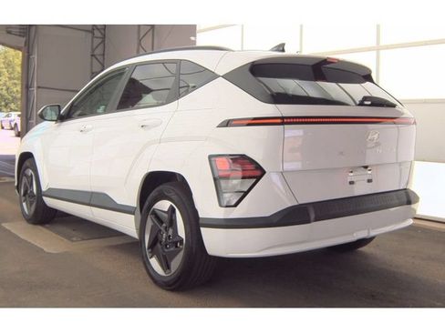 Used 2024 Hyundai Kona SEL FWD image 4