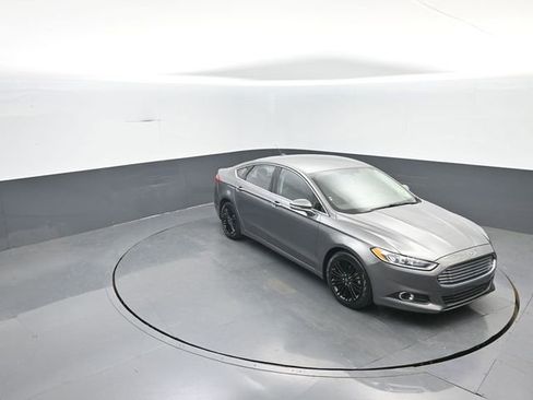 Used 2014 Ford Fusion SE w/ Equipment Group 202A image 19