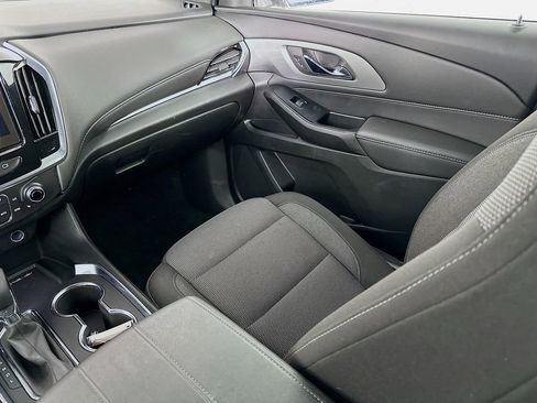 Used 2023 Chevrolet Traverse LT image 32