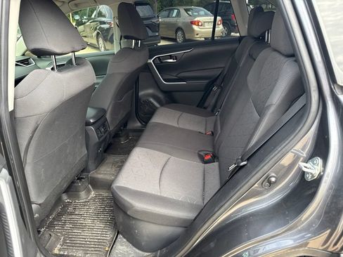 Used 2021 Toyota RAV4 XLE AWD/4WD image 15
