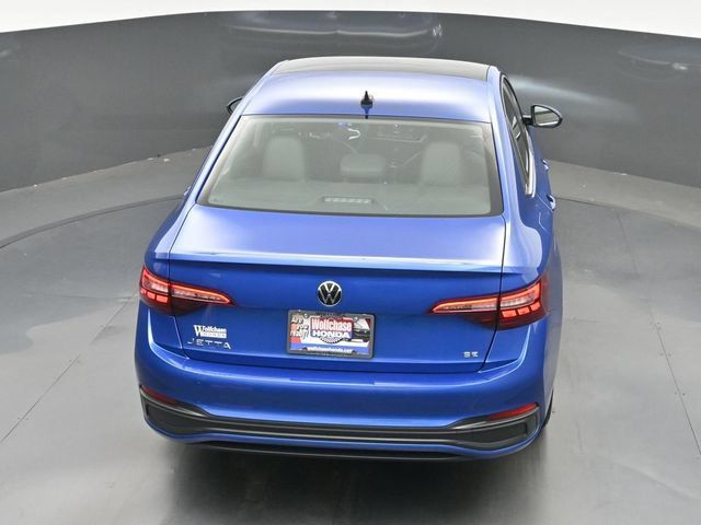 Used 2024 Volkswagen Jetta SE w/ Panoramic Sunroof Package FWD image 31