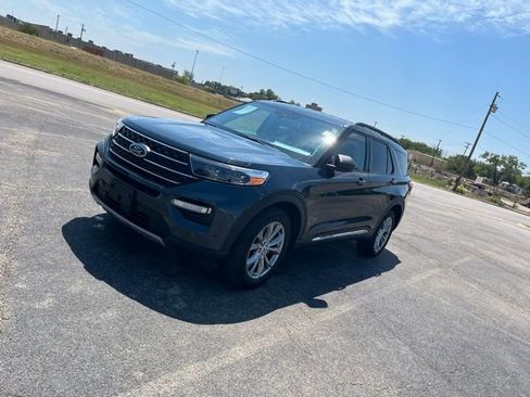 Used 2022 Ford Explorer XLT w/ Equipment Group 202A AWD/4WD image 1